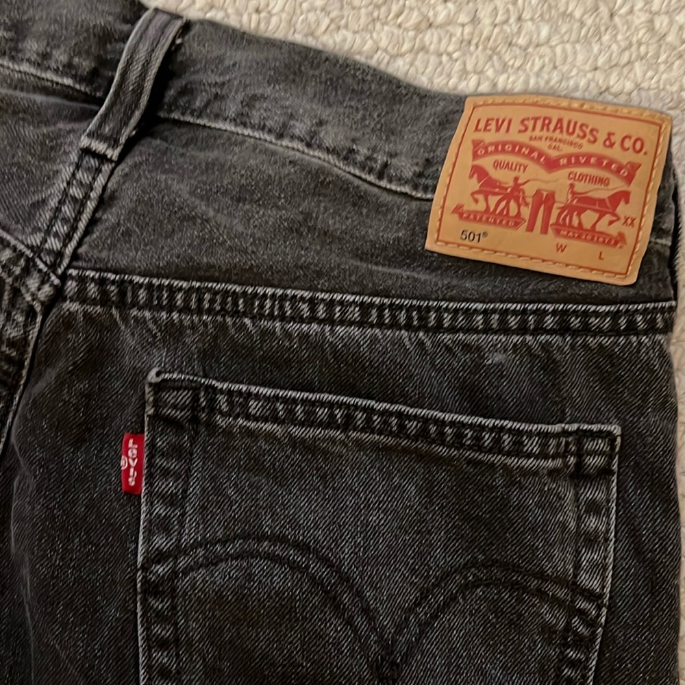 NEVER WORN, NEW LEVI BLACK 501 JEANS - W31 L30